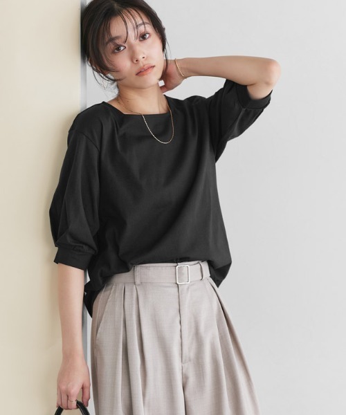 Pierrot(ピエロ)の「【イージーケア】スクエアネックパフスリーブオーバーTシャツ(Tシャツ/カットソー・レディース・チャコール/ピンク/ブラック/グレイッシュベージュ/オフホワイト・M/L)」の7枚目の写真