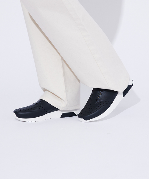 Native(ネイティブ)の「【Native Shoes/ネイティブシューズ】LENNOX WANDERFOAM/軽量/シューズ【Native Shoes/ネイティブシューズ】LENNOX WANDERFOAM/軽量/シューズ(スリッポン・メンズ・ブラック/ホワイト・27/26/28)」の7枚目の写真