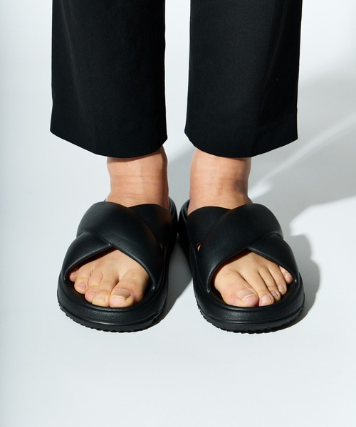 MEI（メイ）の「【 MEI / メイ 】 メンズ クロスベルトサンダル CROSS BELT SANDAL（サンダル・メンズ・ブラック・LARGE/MEDIUM/SMALL）」の3枚目の写真