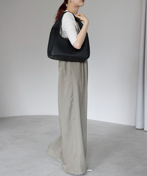 GUSCIO(グッシオ)の「【グッシオベーシック】ワンショルダートートバッグ(トートバッグ・レディース・ダークグレー/ブラック/グレイッシュベージュ/アイボリー・FREE)」の13枚目の写真