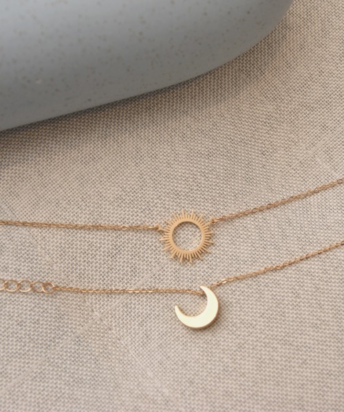 TONE SELECT GOODS（トーンセレクトグッズ）の「【float】月 太陽 モチーフ シンプル アンクレット【2本セット】（アンクレット・レディース・シルバー/ゴールド・FREE）」の2枚目の写真