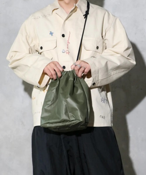 MILITARY（ミリタリー）の「THRIFTY LOOK　スリフティルック / RUBBER EFFECT BAG M（ハンドバッグ・メンズ・ブラック/オリーブ・FREE）」の15枚目の写真