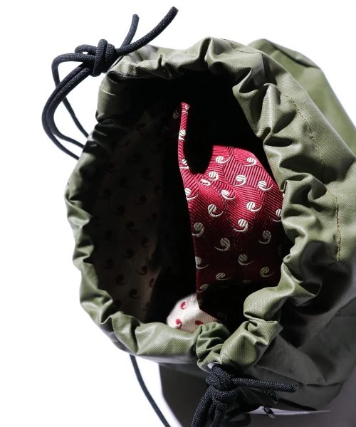 MILITARY（ミリタリー）の「THRIFTY LOOK　スリフティルック / RUBBER EFFECT BAG M（ハンドバッグ・メンズ・ブラック/オリーブ・FREE）」の11枚目の写真