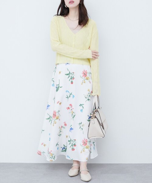natural couture(ナチュラルクチュール)の「【WEB限定】針抜きリブVネックシアーカーディガン(カーディガン/ボレロ・レディース・サックスブルー/イエロー/ラベンダー/オフホワイト/ブラック・FREE)」の16枚目の写真