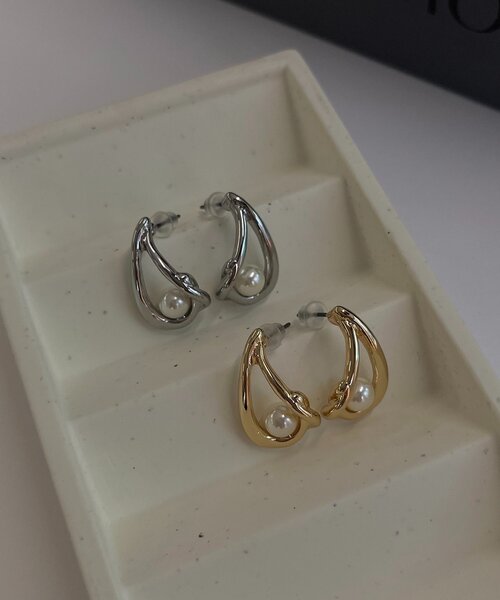 GOLDY(ゴールディ)の「〈GOLDY/ゴールディ〉ドロップパールピアス(ピアス(両耳用)・レディース・ゴールド/シルバー・FREE)」の7枚目の写真