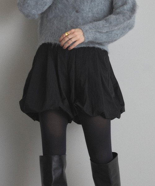 &. NOSTALGIA(アンドドットノスタルジア)の「【ZOZO限定】ナイロンタフタバルーンショートパンツ(その他パンツ・レディース・ホワイト/チャコールグレー/ブラック・M)」の3枚目の写真