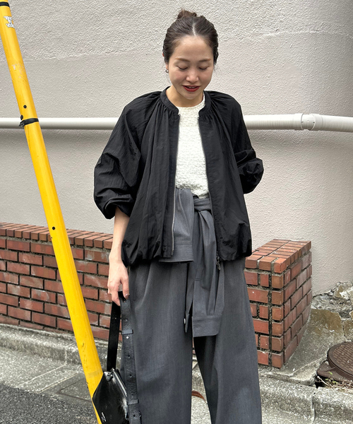 JOURNAL STANDARD(ジャーナルスタンダード)の「《追加》ワッシャーナイロンギャザーブルゾン(その他アウター・レディース・ブラック/ベージュ・FREE)」の3枚目の写真