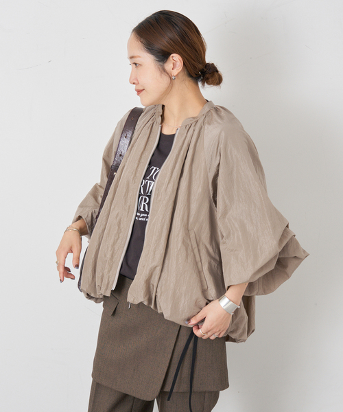 JOURNAL STANDARD(ジャーナルスタンダード)の「《追加》ワッシャーナイロンギャザーブルゾン(その他アウター・レディース・ブラック/ベージュ・FREE)」の14枚目の写真