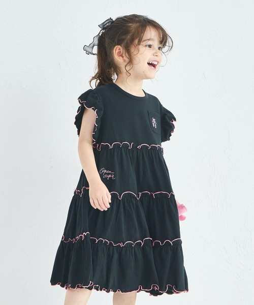 pairmanon(ペアマノン)の「【UVカット】【吸水速乾】【接触冷感】サマーファンクション 刺繍 メローティアードOP(ワンピース・キッズ・ピンク/レッド系その他/ブラック・100/110/120/130/140/150/90)」の4枚目の写真