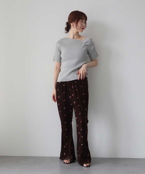 earth music&ecology（アースミュージックアンドエコロジー）の「アシメネックリブニットプルオーバー（Tシャツ/カットソー・レディース・オフホワイト/杢グレー/ブラウン・FREE）」の19枚目の写真