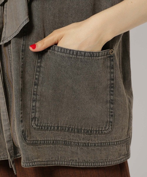 niko and...(ニコアンド)の「2WAY衿フリルデニムベスト(ベスト・レディース・ブラック/ライトブルー・FREE)」の8枚目の写真