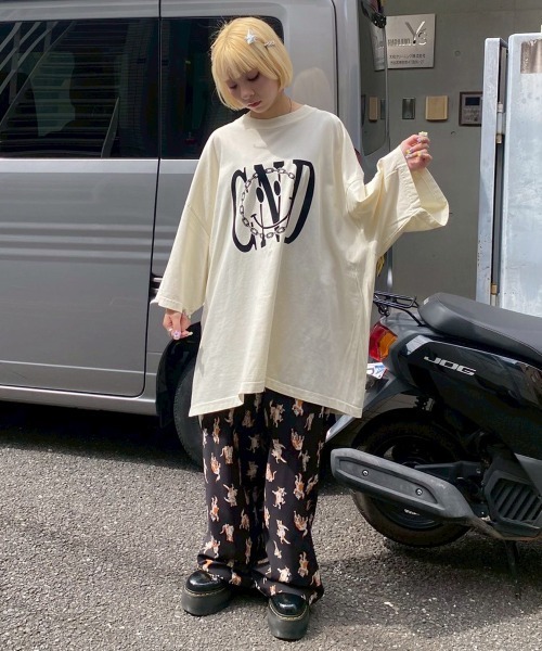 Candy Stripper（キャンディストリッパー）の「CND SMILE BIG Tシャツ（Tシャツ/カットソー・レディース・チャコール/ブラウン/アイボリー・FREE）」の6枚目の写真