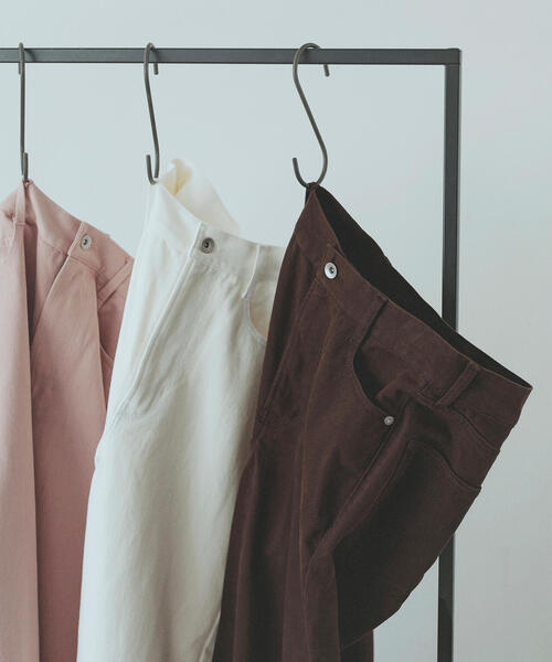 NATURAL BEAUTY BASIC（ナチュラルビューティーベーシック）の「◇【Oggi掲載】【ちょうど、いい服】私に“ちょうどいい”ワイドストレートパンツ（その他パンツ・レディース・ダークブラウン/ピンク/オフホワイト・X-SMALL/SMALL/MEDIUM/LARGE）」の2枚目の写真