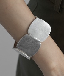 abaskdesign（アバスクデザイン）の「マットメタルスクエアバングル（バングル/リストバンド）」