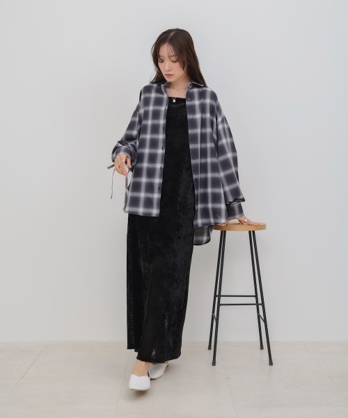 Bab（バブ）の「チェックバックギャザーシャツ（シャツ/ブラウス・レディース・ベージュ/ネイビー/ブラック・M）」の12枚目の写真