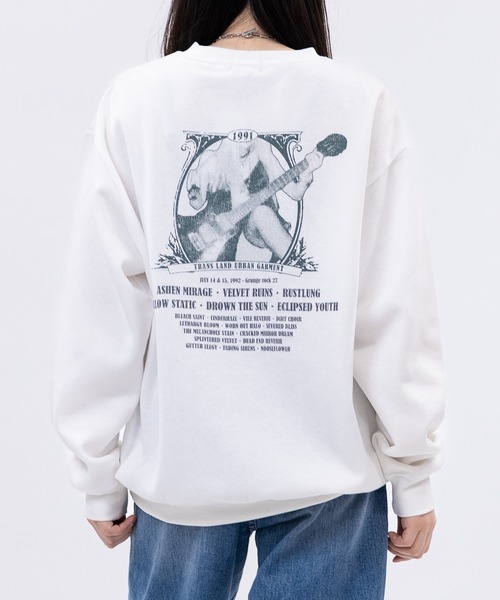 JOHN'S CLOSET(ジョンズクローゼット)の「【a】〔Trans Land〕ツアーモチーフ グランジガール クルーネックスウェット(スウェット・メンズ・ブラック/ネイビー/ホワイト・MEDIUM/LARGE)」の2枚目の写真