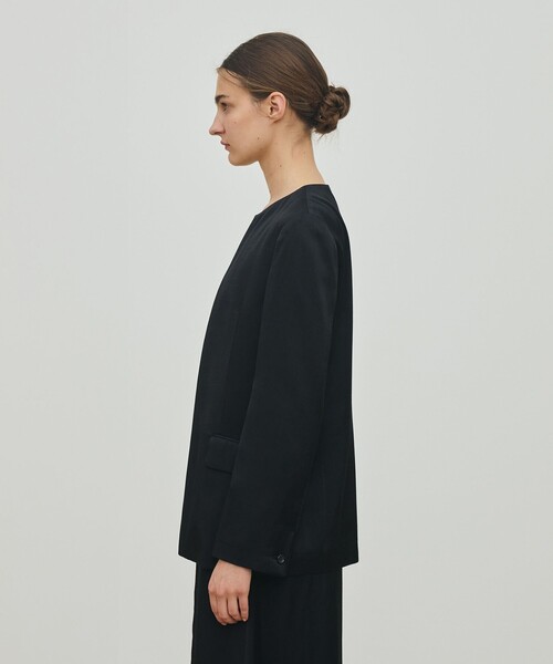 レーヨンウールサテン クルーネックジャケット（ノーカラージャケット