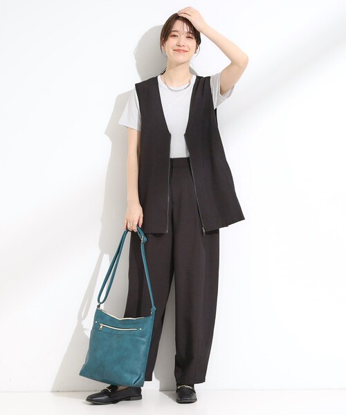 SHOO・LA・RUE(シューラルー)の「【デイリー使いに】フロント2ポケット ショルダーバッグ(ショルダーバッグ・レディース・ブラック/キャメル/ベージュ/グレー/ブルーグリーン/レッド系1・00)」の16枚目の写真