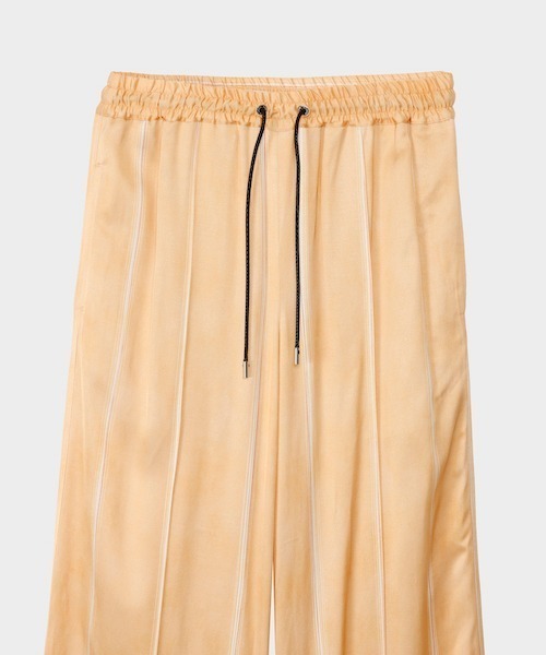 CINOH（チノ）の「ストライプリラックスパンツ（その他パンツ・レディース・ベージュ/グレー・36/38）」の4枚目の写真