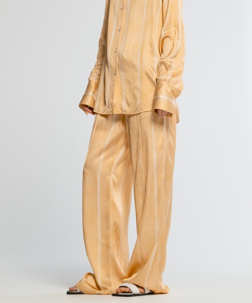 CINOH（チノ）の「ストライプリラックスパンツ（その他パンツ・レディース・ベージュ/グレー・36/38）」の6枚目の写真