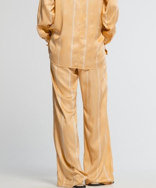 CINOH（チノ）の「ストライプリラックスパンツ（その他パンツ・レディース・ベージュ/グレー・36/38）」の7枚目の写真