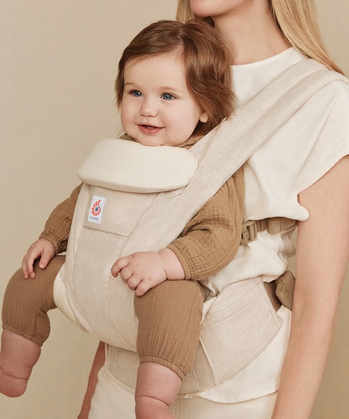 DADWAY（ダッドウェイ）の「エルゴベビー OMNI Deluxe Linen（抱っこ紐/ベルトカバー/スリング・キッズ・ナチュラル・ONE SIZE）」の2枚目の写真