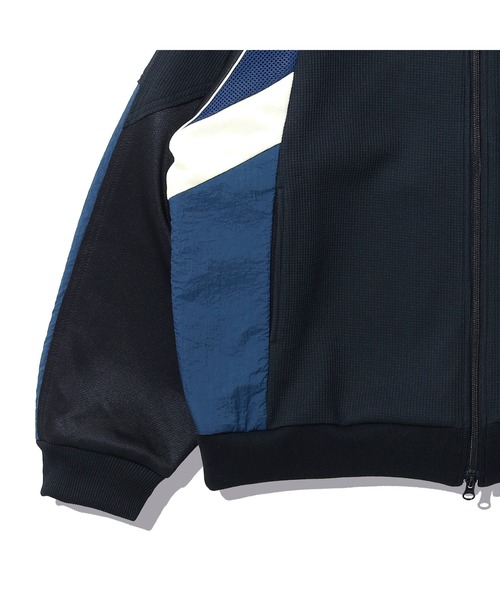 elephant TRIBAL fabrics(エレファントトライバルファブリックス)の「elephant TRIBAL fabrics THERMAL TRACK JKT(その他アウター・メンズ・レッド/セージグリーン/ブラック・FREE)」の6枚目の写真