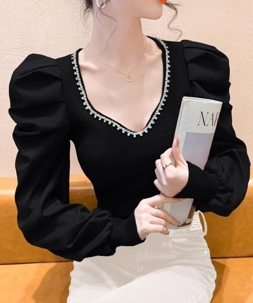 deux amour(ドゥーザムール)の「パワショル異素材切り替えVネックニットプルオーバー(ニット/セーター・レディース・レッド/アイボリー/ブラック/グリーン・FREE)」の6枚目の写真