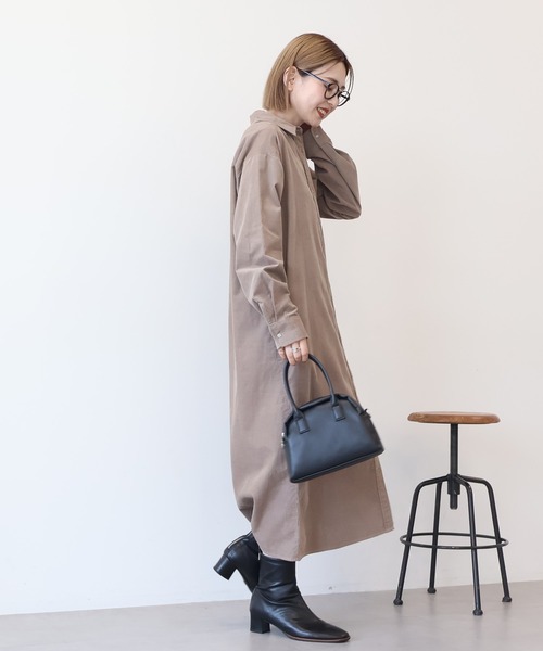 AMERICAN HOLIC(アメリカンホリック)の「コーデュロイシャツワンピース(ワンピース・レディース・チャコールグレー/ブルー/グレイッシュベージュ/ブラウン・M/L)」の21枚目の写真