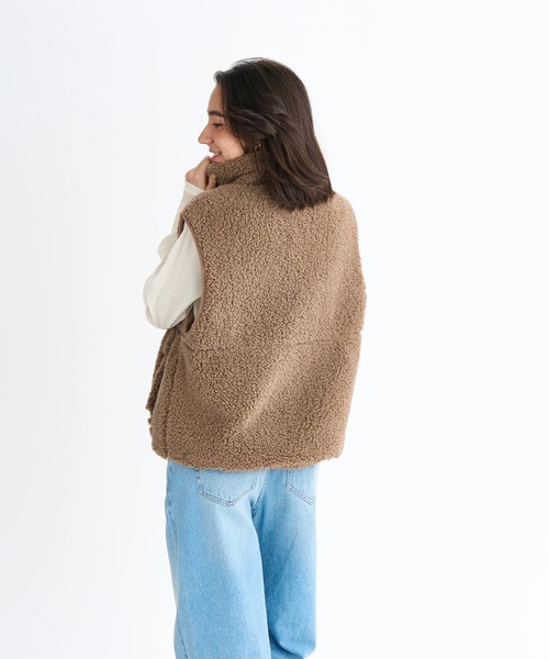 ROXY(ロキシー)の「BELLIS BOA VEST/ロキシー撥水加工モコモコボアベスト(その他アウター・レディース・ブラウン/コーラル/ブラック/ナチュラル/グリーン・MEDIUM/SMALL/LARGE)」の12枚目の写真