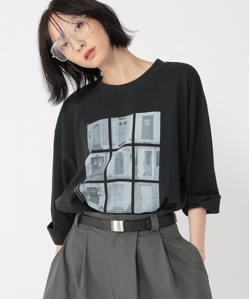 studio CLIP（スタディオクリップ）の「【daily CLIP】DOORフォトプリントTEE（Tシャツ/カットソー・レディース・ブラック/ホワイト・FREE）」の2枚目の写真