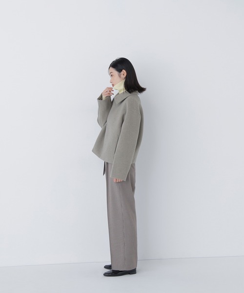 NATURAL BEAUTY BASIC（ナチュラルビューティーベーシック）の「◇ステンカラージップブルゾン（ブルゾン・レディース・ダークブラウン/グレイッシュベージュ/オフホワイト・MEDIUM/SMALL）」の21枚目の写真