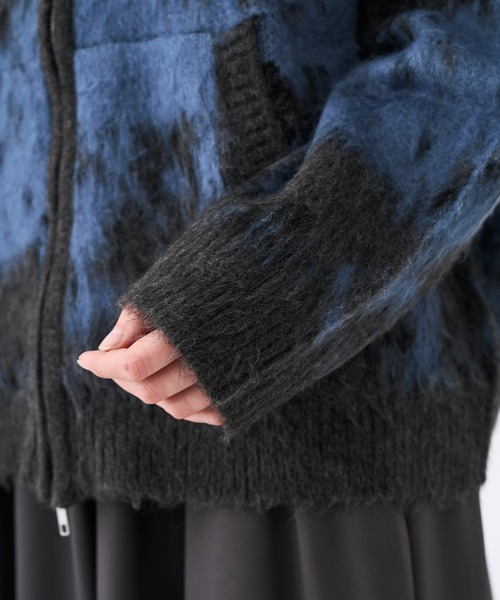 KUUUPY（クーピー）の「Gradient Shaggy Zip Knit Hoodie - グラデーションシャギージップニットパーカー（パーカー・メンズ・ブラック/ブルー・SMALL/MEDIUM/LARGE）」の19枚目の写真