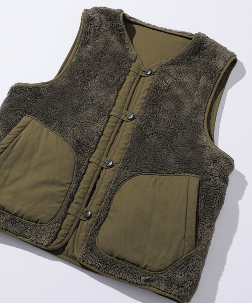 FREAK'S STORE(フリークスストア)の「リラックスフィット リバーシブル ボアベスト/ミリタリー(その他アウター・メンズ・ブラック/オリーブ/レオパード・MEDIUM/LARGE)」の2枚目の写真