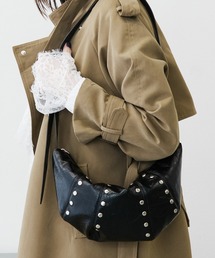 MONOe（モノエ）の「スタッズ ムーン ショルダーバッグ レディース 三日月型 ミニバッグ（ショルダーバッグ）」