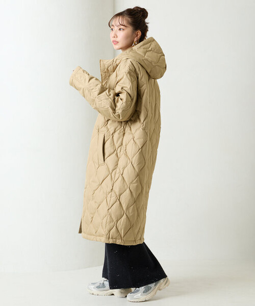 FREAK'S STORE（フリークスストア）の「限定展開 TAION × FREAK'S STORE/タイオン 別注 キルト フード ロングダウン（ダウンジャケット/コート・レディース・ブラック/オリーブ/ベージュ・ﾌﾘ-）」の7枚目の写真