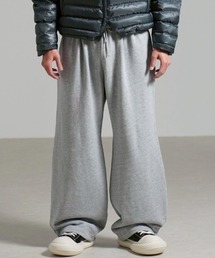 【Chikashitsu +】back button straight sweat pants / 【チカシツプラス】バックボタンストレートスウェットパンツ