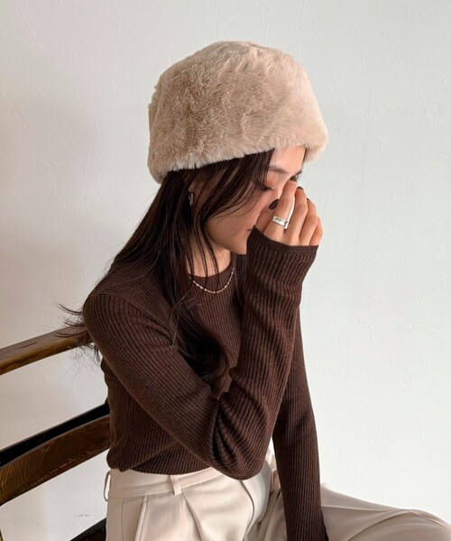 fredy emue(フレディエミュ)の「【CASSELINI/キャセリーニ】ファーロシア帽(ハット・レディース・ベージュ/チャコールグレー・FREE)」の1枚目の写真