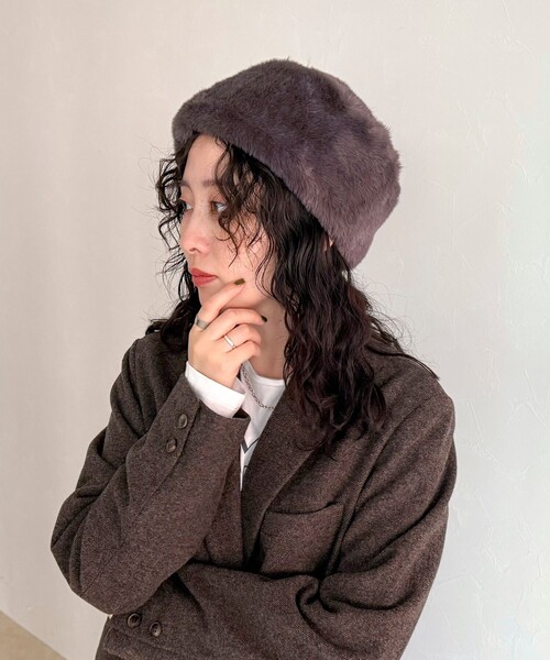 fredy emue(フレディエミュ)の「【CASSELINI/キャセリーニ】ファーロシア帽(ハット・レディース・ベージュ/チャコールグレー・FREE)」の4枚目の写真