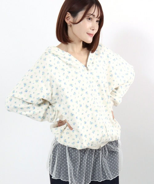 JEMORGAN(ジェーイーモーガン)の「JEMORGAN(ジェーイーモーガン)ガーゼ裏毛 花柄スウェットジップアップパーカー/ビッグシルエット/長く着られる大人のルーム&ワンマイル(パーカー・レディース・グレー系その他2/ホワイト系その他/ホワイト系その他3/ホワイト系その他2/グレー系その他・FREE)」の3枚目の写真