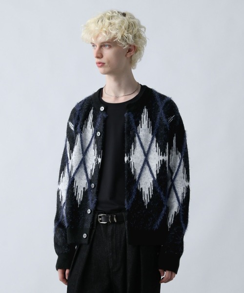 HARE（ハレ）の「アーガイルクルーネックカーディガン(HARE)（カーディガン/ボレロ・メンズ・ブラック/グレー・FREE）」の2枚目の写真