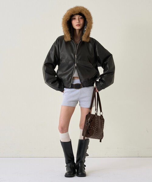 WHO'S WHO gallery（フーズフーギャラリー）の「【2way/ファー取り外し可能】ヴィンテージライクレザーファーフードブルゾン（ブルゾン・レディース・ブラック/ブラウン・SMALL/MEDIUM）」の9枚目の写真