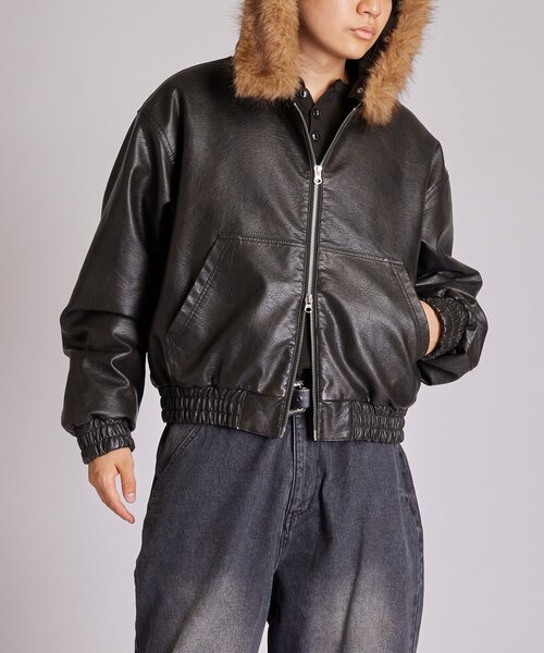 WHO'S WHO gallery（フーズフーギャラリー）の「【2way/ファー取り外し可能】ヴィンテージライクレザーファーフードブルゾン（ブルゾン・レディース・ブラック/ブラウン・SMALL/MEDIUM）」の13枚目の写真