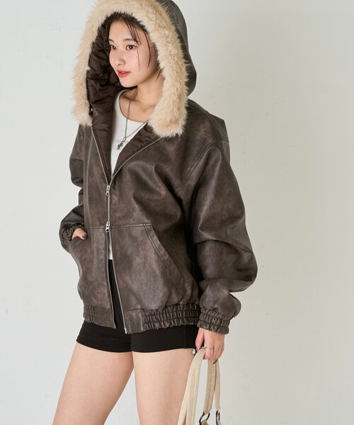 WHO'S WHO gallery（フーズフーギャラリー）の「【2way/ファー取り外し可能】ヴィンテージライクレザーファーフードブルゾン（ブルゾン・レディース・ブラック/ブラウン・SMALL/MEDIUM）」の20枚目の写真