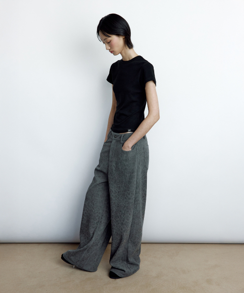 ROUGHNECK(ラフネック)の「アウトステッチソフトTシャツブラック(Tシャツ/カットソー・レディース・その他・SMALL/MEDIUM)」の8枚目の写真