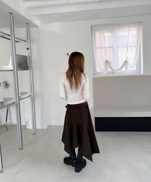 4INT.(フォイント)の「サイド スナップ ラウンド 長袖 Tシャツ(Tシャツ/カットソー・レディース・チャコール/ホワイト/ブラウン/グレー/ブラック・FREE)」の13枚目の写真