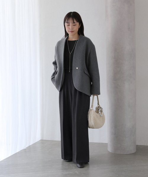 La TOTALITE（ラトータリテ）の「M Rose/エンメローズ ファーバッグ（ショルダーバッグ・レディース・ブラック/アイボリー・FREE）」の6枚目の写真