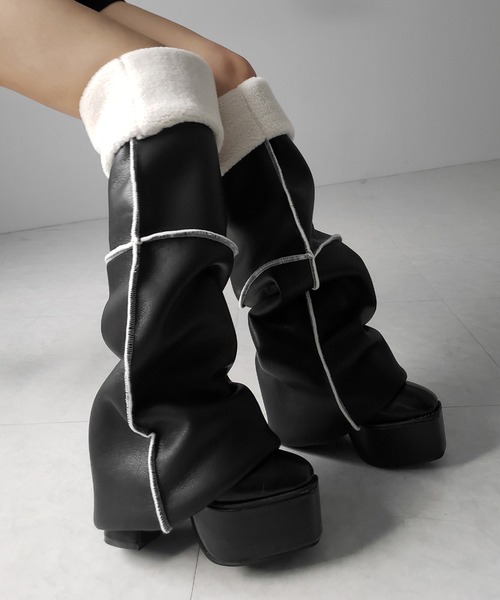 me+em select(ミームセレクト)の「【 ニーハイにもなる2WAY 】ムートンフェイクレザールーズレッグカバー / mouton fake leather loose leg cover(レッグウォーマー・レディース・ブラック・FREE)」の4枚目の写真