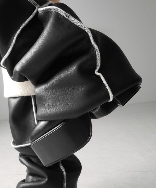me+em select(ミームセレクト)の「【 ニーハイにもなる2WAY 】ムートンフェイクレザールーズレッグカバー / mouton fake leather loose leg cover(レッグウォーマー・レディース・ブラック・FREE)」の6枚目の写真