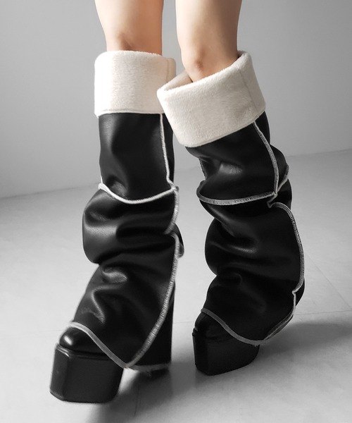 me+em select(ミームセレクト)の「【 ニーハイにもなる2WAY 】ムートンフェイクレザールーズレッグカバー / mouton fake leather loose leg cover(レッグウォーマー・レディース・ブラック・FREE)」の15枚目の写真